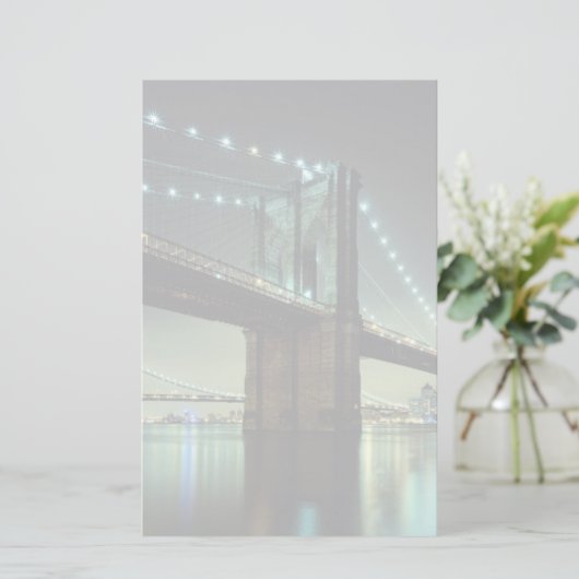 Brooklyn Bridge in de nacht van Manhattan Bridge Briefpapier (Staand voorkant)
