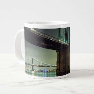 Brooklyn Bridge in de nacht van Manhattan Bridge Grote Koffiekop