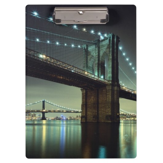 Brooklyn Bridge in de nacht van Manhattan Bridge Klembord (Voorkant)