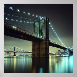 Brooklyn Bridge in de nacht van Manhattan Bridge Poster