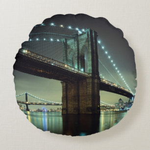 Brooklyn Bridge in de nacht van Manhattan Bridge Rond Kussen