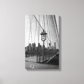 Brooklyn Bridge Lamp in B&W op canvas Afdruk