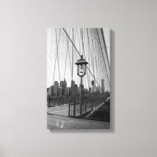 Brooklyn Bridge Lamp in B&W op canvas Afdruk (Voorkant)