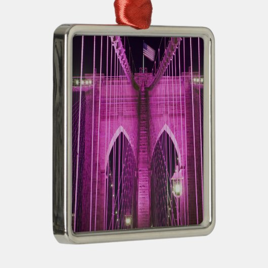 Brooklyn Bridge Lit Paars Metalen Ornament (Rechts)