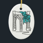 Brooklyn Bridge NYC Kerstmis Hanukkah Holiday Keramisch Ornament<br><div class="desc">Met een originele markeerafbeelding van een klassiek NYC-landmerk, de Brooklyn Bridge, "gekleed" voor het vakantieseizoen. Ideaal voor het vieren van Kerstmis of Hanukkah! Deze afbeelding is ook beschikbaar op andere producten. Zie je niet wat je zoekt? Hulp nodig bij aanpassingen? Neem contact op met Rebecca om iets voor je te...</div>