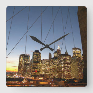 Brooklyn Bridge op Dusk met Manhattan Skyline Vierkante Klok
