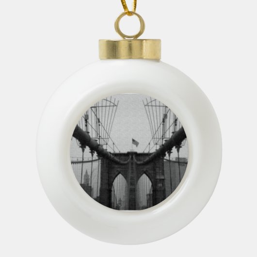 Brooklyn Bridge zwarte en witte kerstmis Keramische Bal Ornament (Voorkant)
