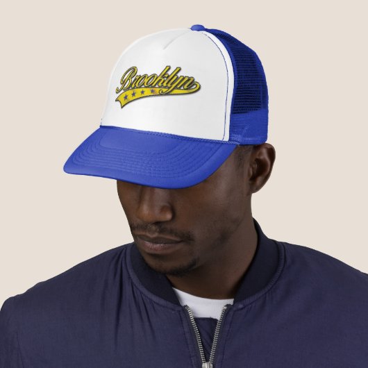 Brooklyn Gold Swoosh Design Sjabloon Trucker Pet (In situ)