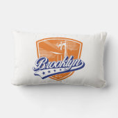 Brooklyn Schild met Swoosh-ontwerp Kussen (Achterkant)