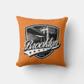 Brooklyn Schild met Swoosh-ontwerp Kussen (Voorkant)