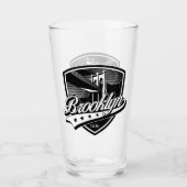 Brooklyn Shield met Swoosh Design Glas (Voorkant)