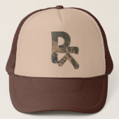 BROOTLYN-Logo in Oerwoud Camo Trucker Pet (Voorkant)