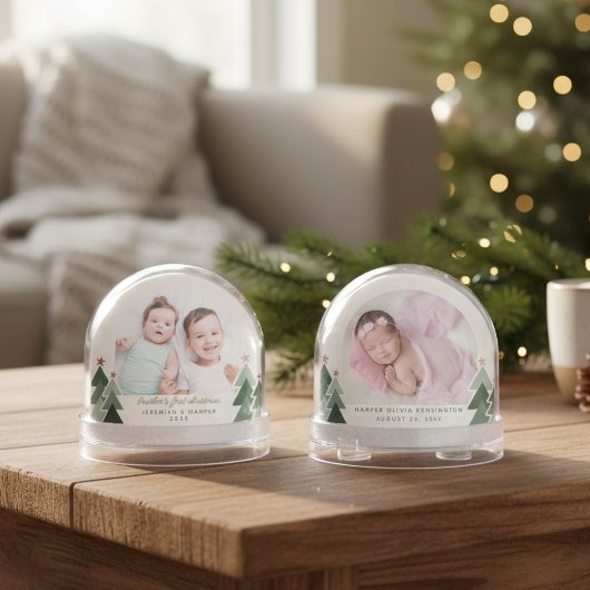 Brothers First Christmas Rustic Trees 2 foto's Sneeuwbol