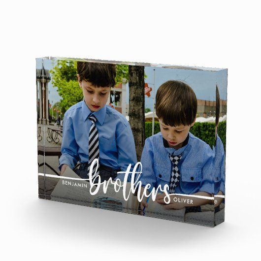 Brothers Script Modern Foto   (Rechts)