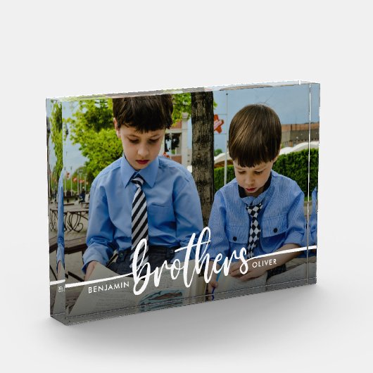 Brothers Script Modern Foto   (Links)
