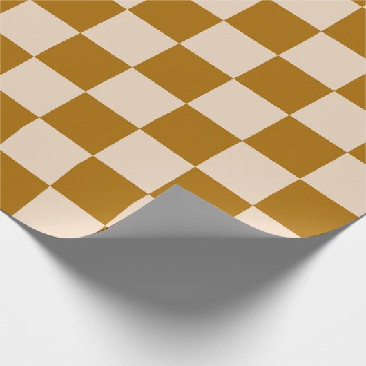 Brown and beige checkerboard pattern cadeaupapier (Hoek)