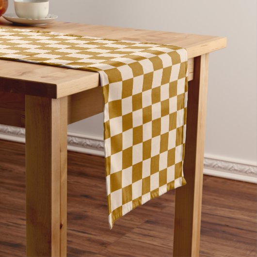 Brown and beige checkerboard pattern korte tafelloper (Voorbeeld)
