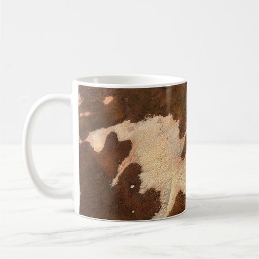 Brown and white floral textile koffiemok (Links)