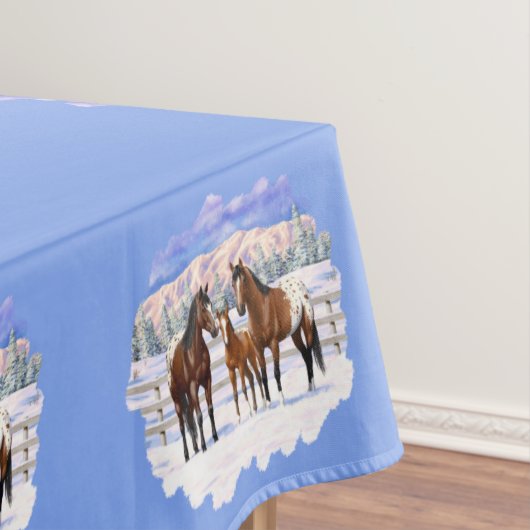Brown Bay Appaloosa-paarden in sneeuw Tafelkleed (Voorbeeld)
