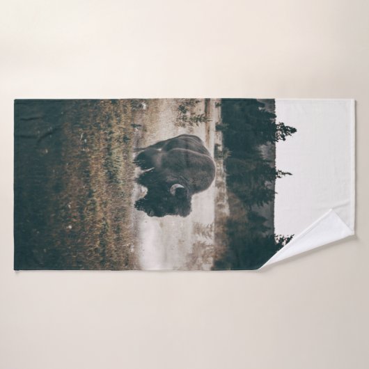 BROWN BISON OP BROWN GRASS FIELD TIJDENS DAG BADHANDDOEK (Badhanddoek)