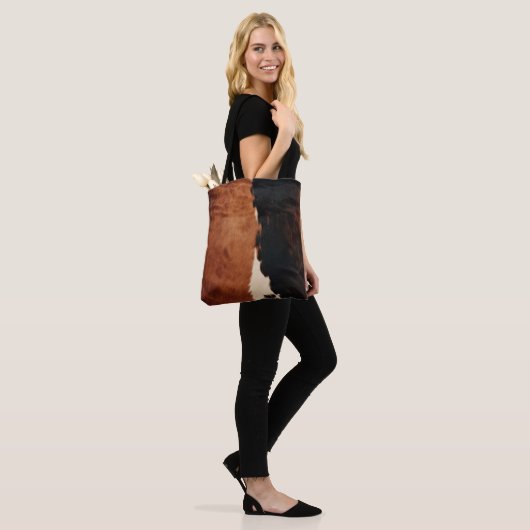 Brown Black Southwest Faux Koeienhuid Tote Bag (Op model)