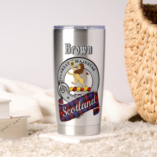 Brown Clan Badge & Tartan Geïsoleerde Drinkbeker (Woonkamer (Gedraaid)  )