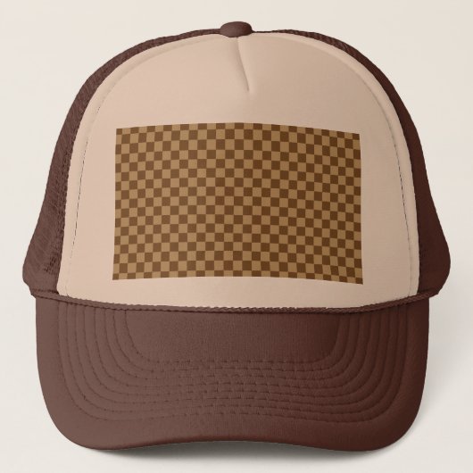 Brown Classic Checkerboard door Shirley Taylor Trucker Pet (Voorkant)
