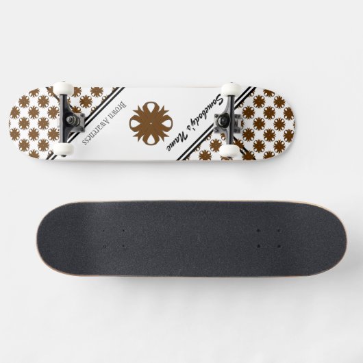 Brown Clover Ribbon door Kenneth Yoncich Skateboard (Horizontaal)