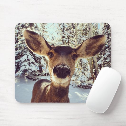Brown Deer Winter Forest Muismat (Met muis)