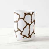 Brown Giraffe Pattern – Minimal Animal Print Koffiemok (Center)