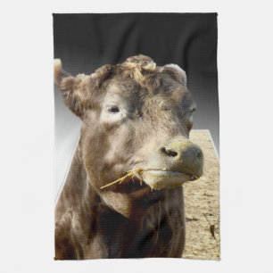 Brown Koe Munching Hay Face Theedoek
