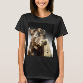 Brown Koe Munching on Hay, T-shirt (Voorkant)
