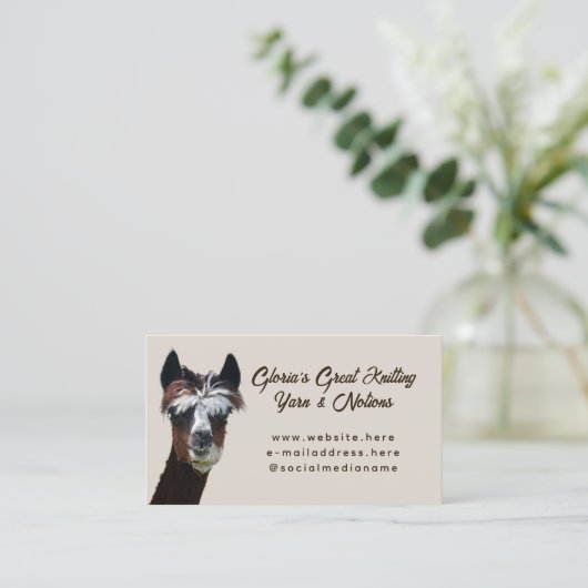 Brown Llama Knitting Visitekaartje (Staand voorkant)