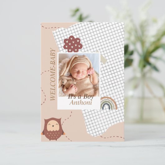Brown Modern Welcome Baby shower Uitnodiging (Staand voorkant)