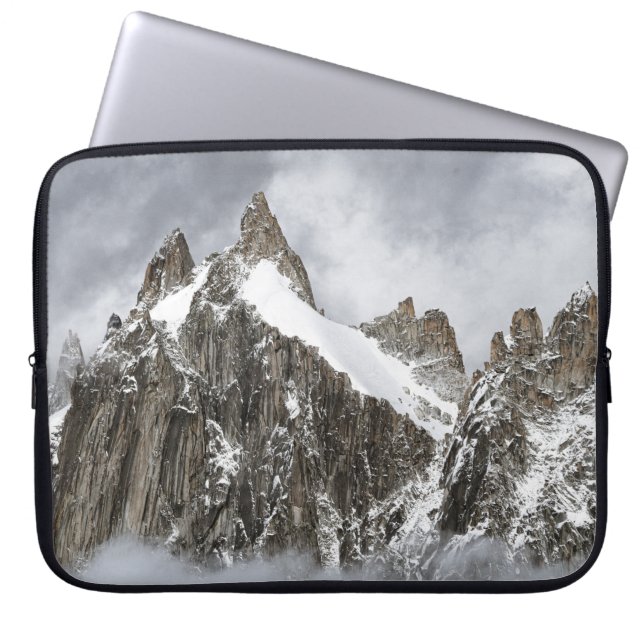 BROWN MOUNTAIN LAPTOP SLEEVE (Voorkant)