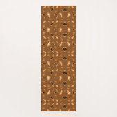 Brown patterned fabric featuring a symmetrical  yogamat (Achterkant)
