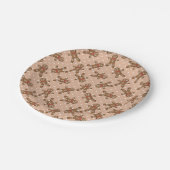 Brown Polka Dot Gingerbrood Man Kerstmis Papieren Bordje (Gekanteld)