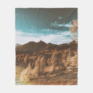 BROWN ROCKY MOUNTAIN ONDER BLUE SKY TIJDENS DAGEN FLEECE DEKEN