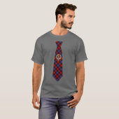 Brown Tartan Necktie T-Shirt w/Badge (Voorkant volledig)