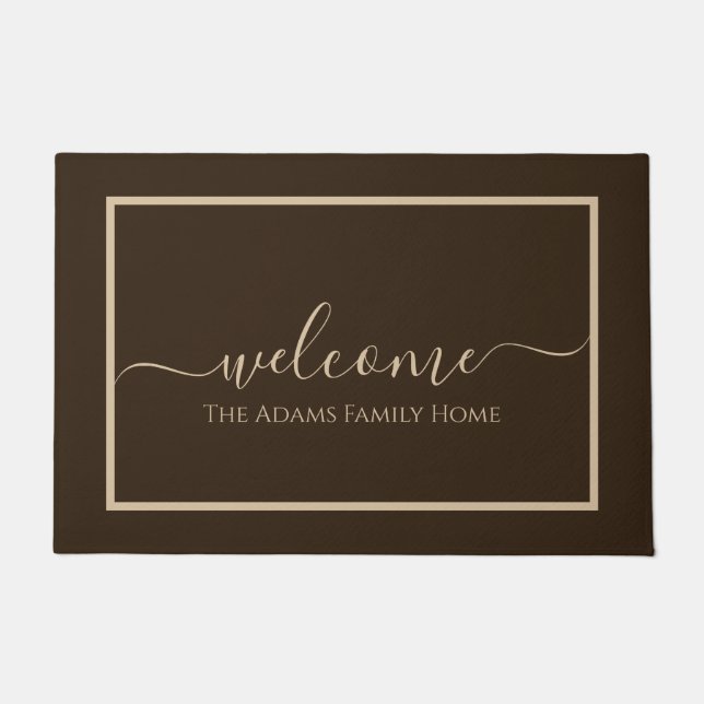 Brown Taupe Elegant Script Familienaam Welkom Deurmat (Voorkant)
