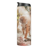 BROWN TIGER IN WALKING GESTAND THERMOSBEKER (Geroteerd rechts)