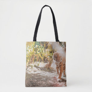 BROWN TIGER IN WALKING GESTAND TOTE BAG