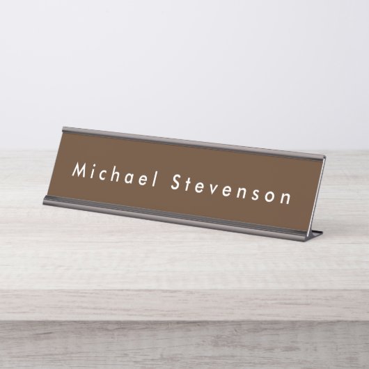 Brown Trendy Modern Professional Bureau Naambordje (Voorkant)