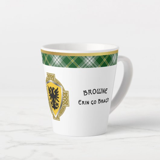 Browne Irish Shield & Tartan gepersonaliseerd Latte Mok (Rechterhoek)