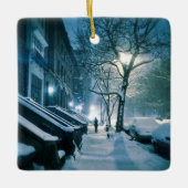 Brownstenen geblankeerd met sneeuw keramisch ornament (Voorkant)