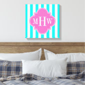 Brt Aqua Wt Stripe HotPink#2 Quatrefoil 3 Monogram Canvas Afdruk (Insitu (Slaapkamer))