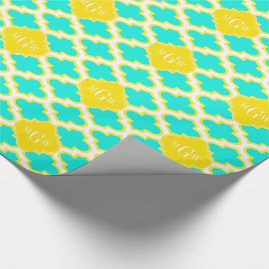 BRT Aqua Yellow Wht Quatrefoil 3 Initiaal Monogram Cadeaupapier (Hoek)
