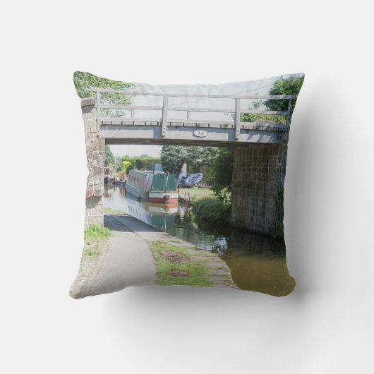 Brug 14 op het Briefkaart van het Macclesfield Can Kussen (Achterkant)