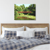 Brug bij het meer van het honderdjarig bestaan in  canvas afdruk (Insitu (Slaapkamer))