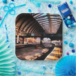 Brug bij het station papieren bordje